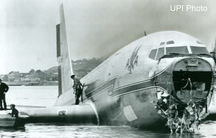 AA 707 Boston Boston Harbor Crash, 1961